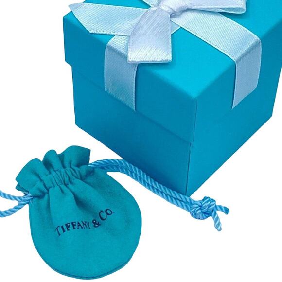 Tiffany & Co. Signature Cross Necklace – 18K Gold & Sterling Silver – 18" - Picture 6 of 8